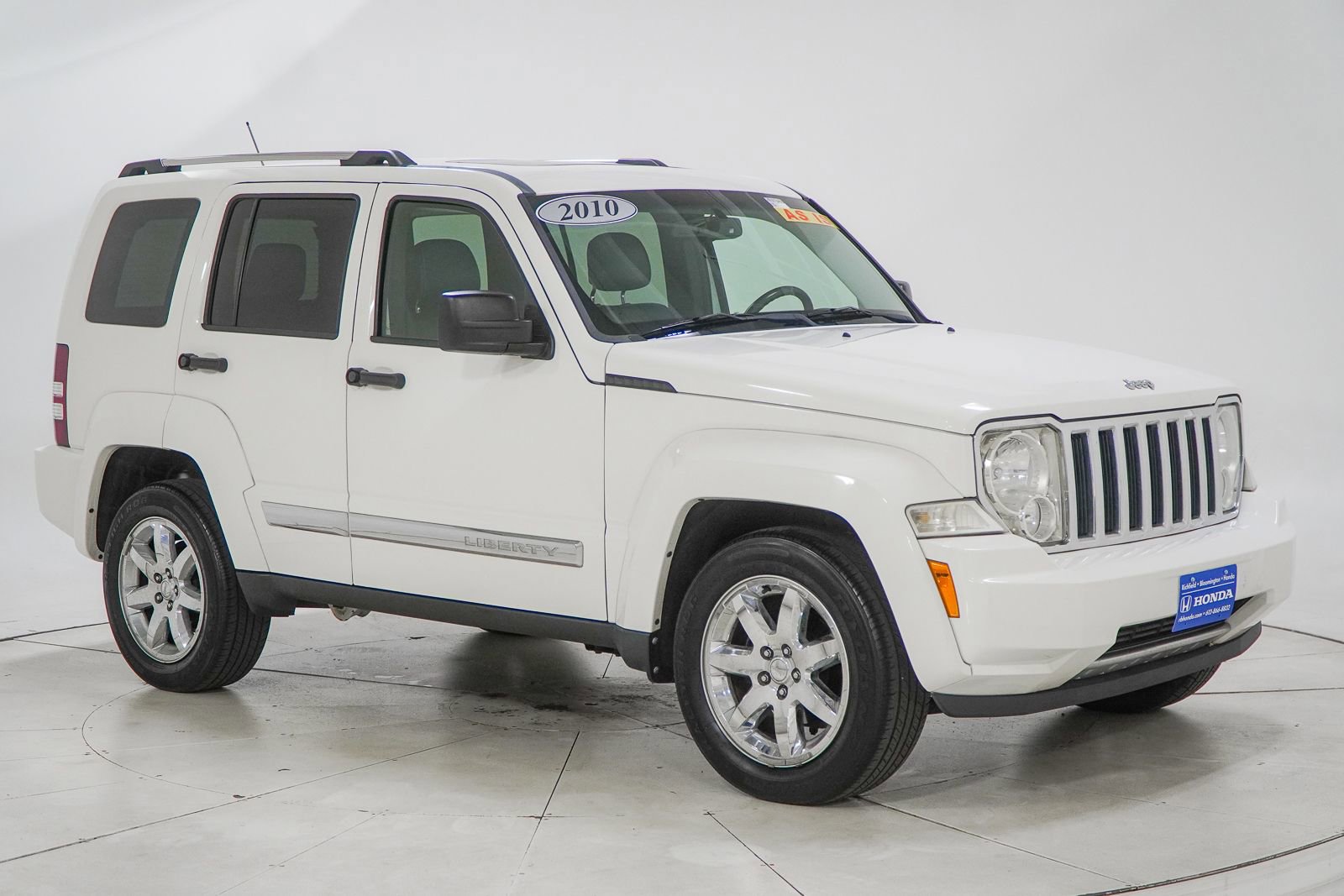 Used 2010 Jeep Liberty Limited w/ Tire & Wheel Group AWD/4WD image 13