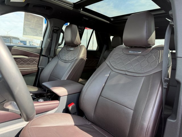 Certified 2025 Ford Explorer Platinum w/ LUX Leather Package AWD/4WD image 17