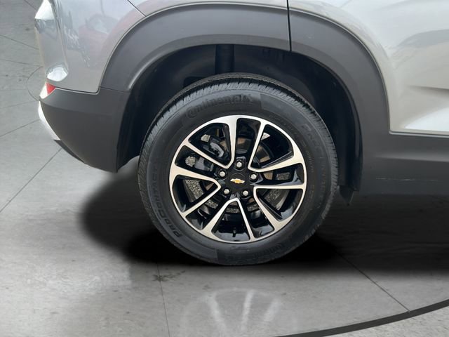 Used 2025 Chevrolet TrailBlazer LT AWD/4WD image 31