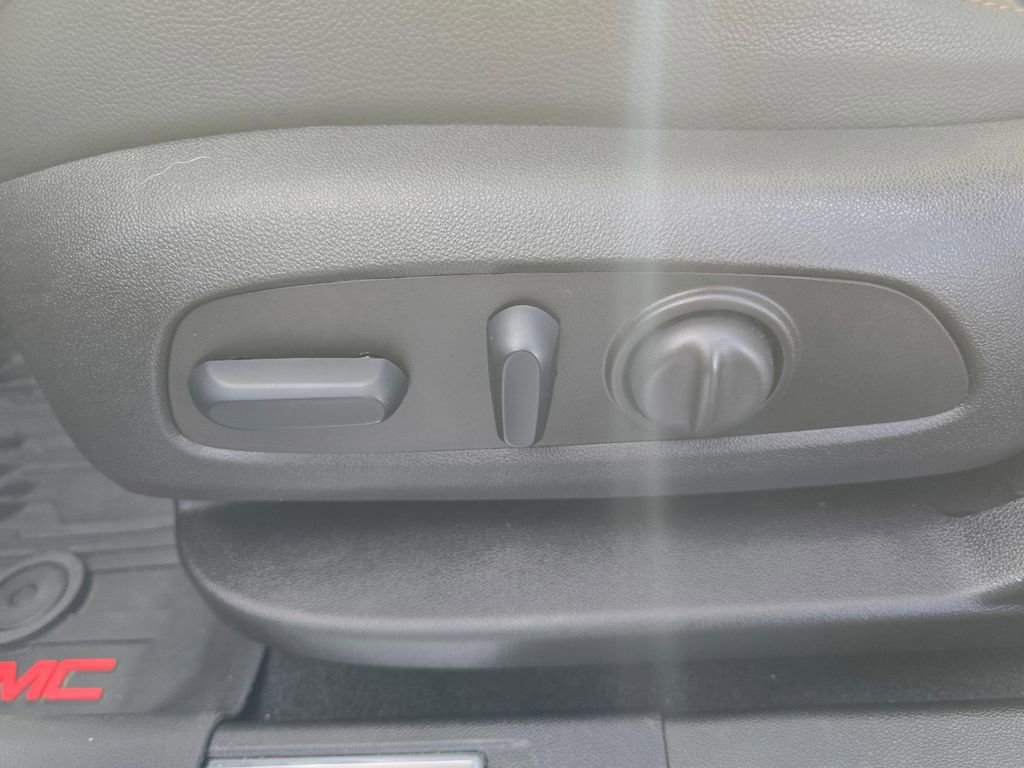 Used 2023 GMC Acadia AT4 w/ GMC Pro Grade Package AWD/4WD image 21