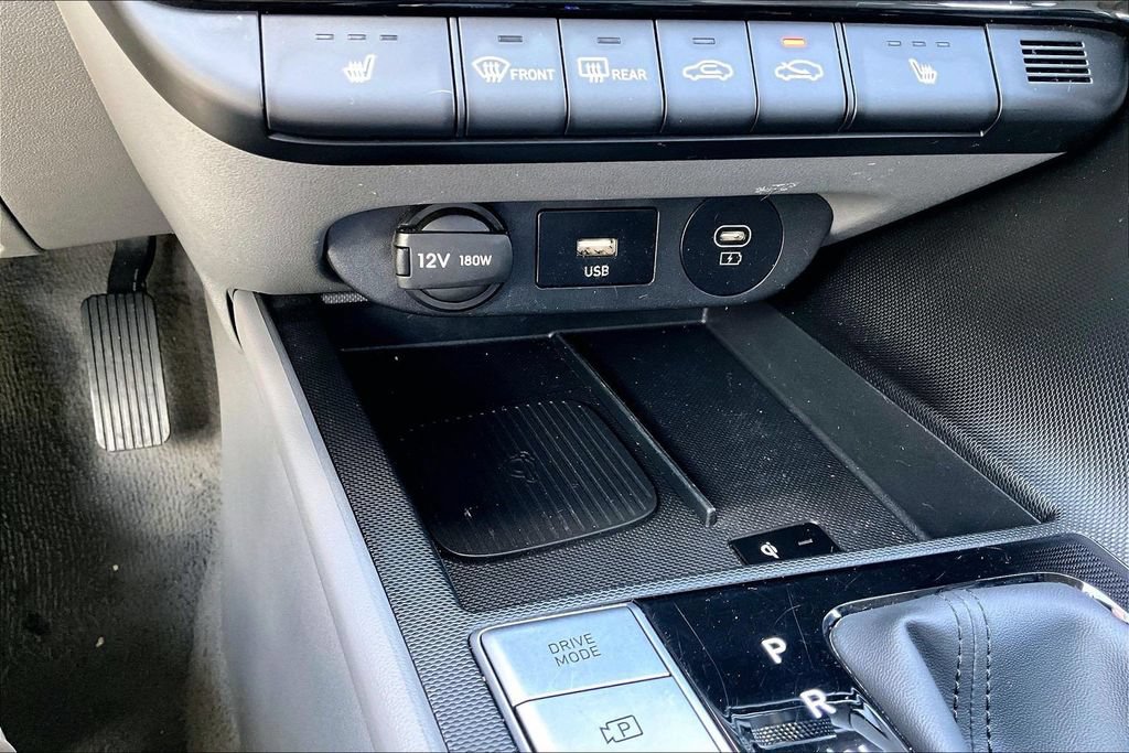 Used 2025 Hyundai Elantra SEL FWD image 16