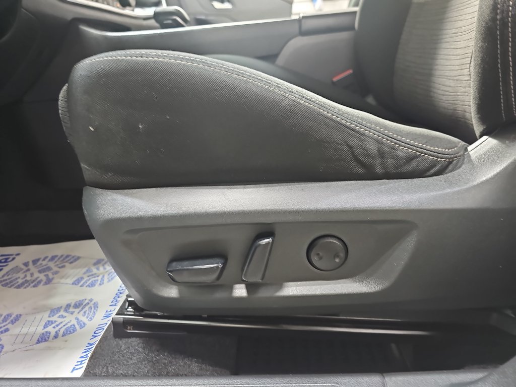 Used 2023 Nissan Rogue SV AWD/4WD image 33
