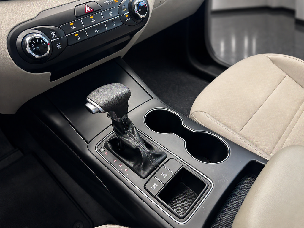 Used 2019 Kia Sorento AWD image 8
