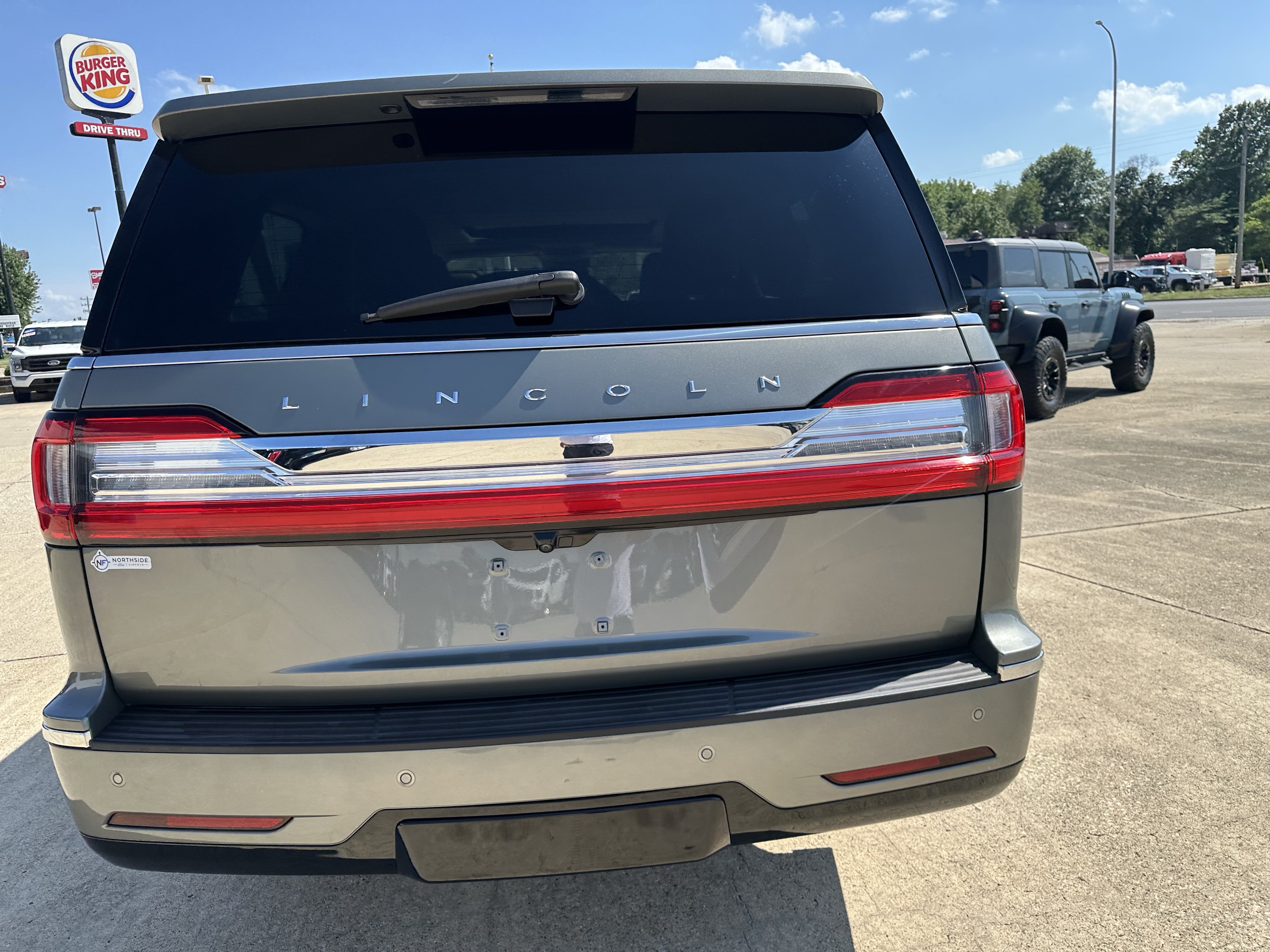 Used 2020 Lincoln Navigator L Reserve w/ Luxury Package AWD/4WD image 10