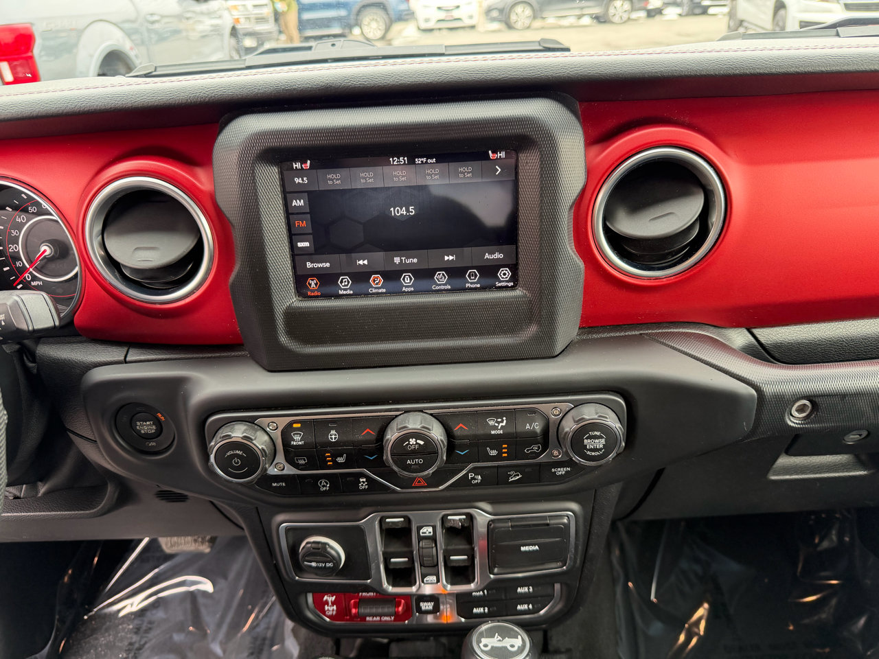 Used 2018 Jeep Wrangler Unlimited Rubicon w/ Safety Group image 27