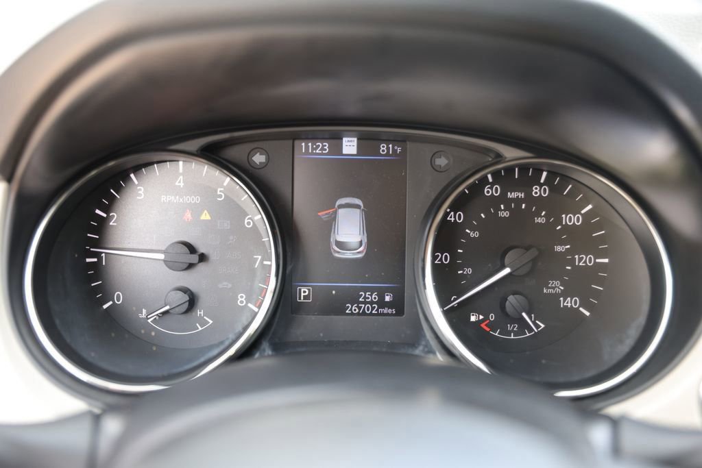 Used 2022 Nissan Rogue Sport SL w/ Premium Package image 11