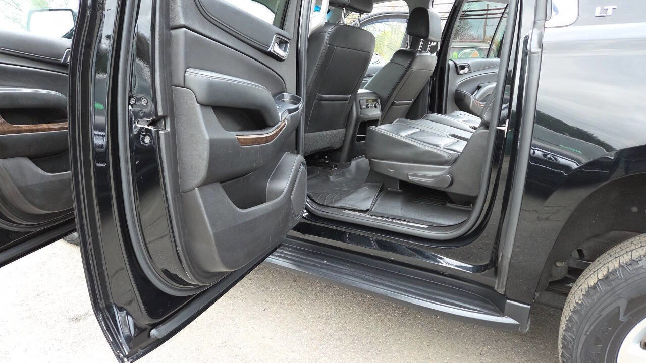 Used 2019 Chevrolet Suburban LT AWD/4WD image 31