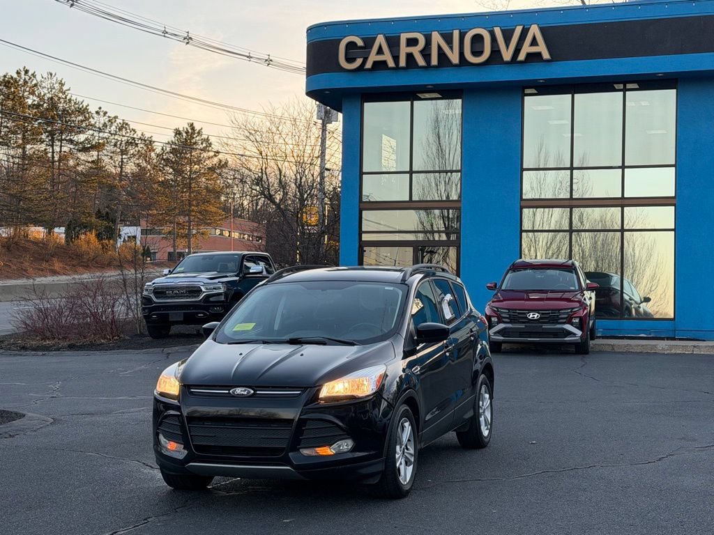 Used 2016 Ford Escape SE w/ SE Leather Comfort Package FWD image 1
