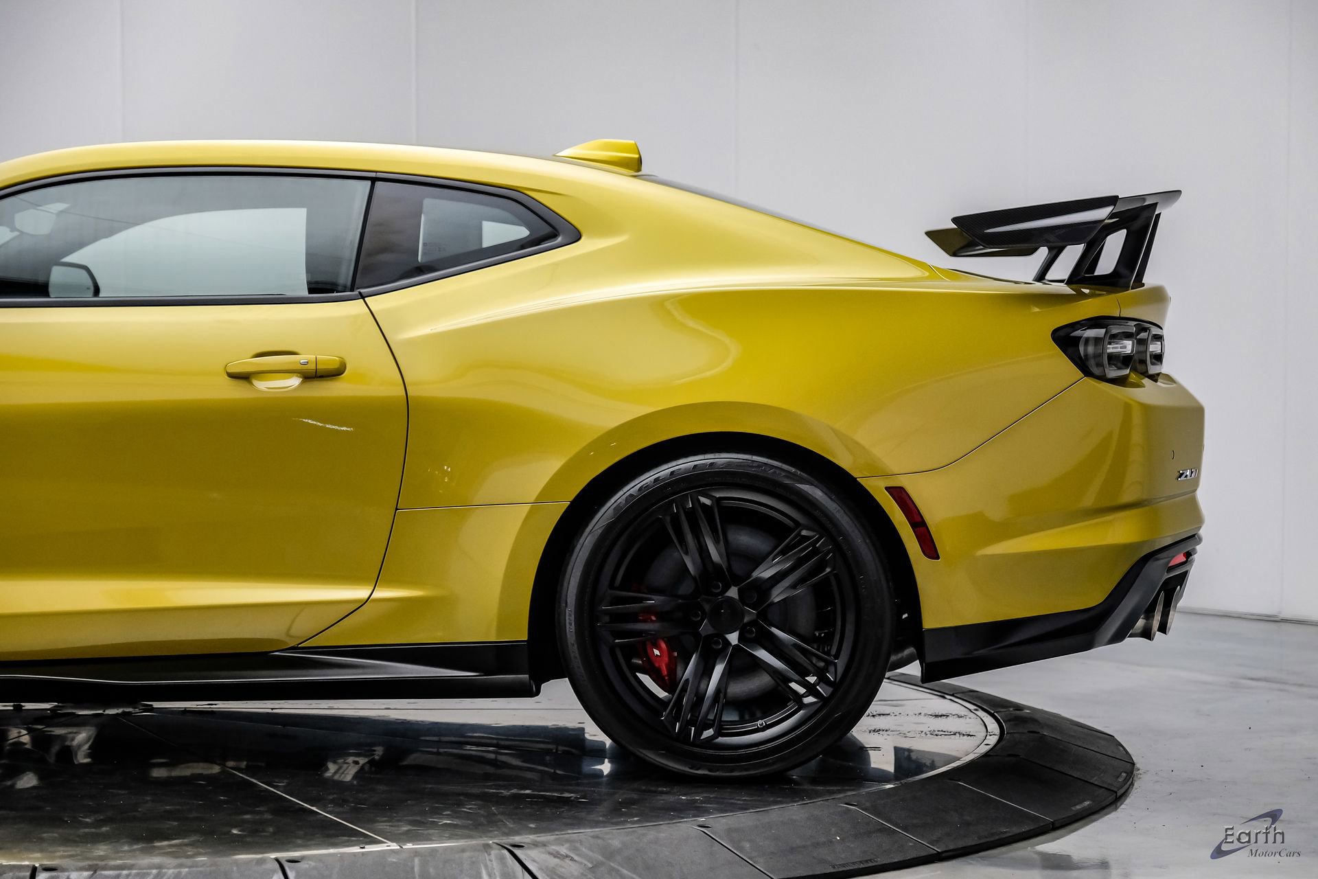 Used 2024 Chevrolet Camaro ZL1 RWD image 10