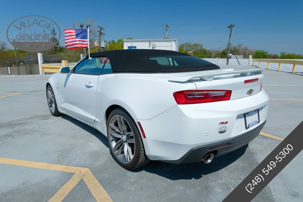 Used 2018 Chevrolet Camaro LT RWD image 5
