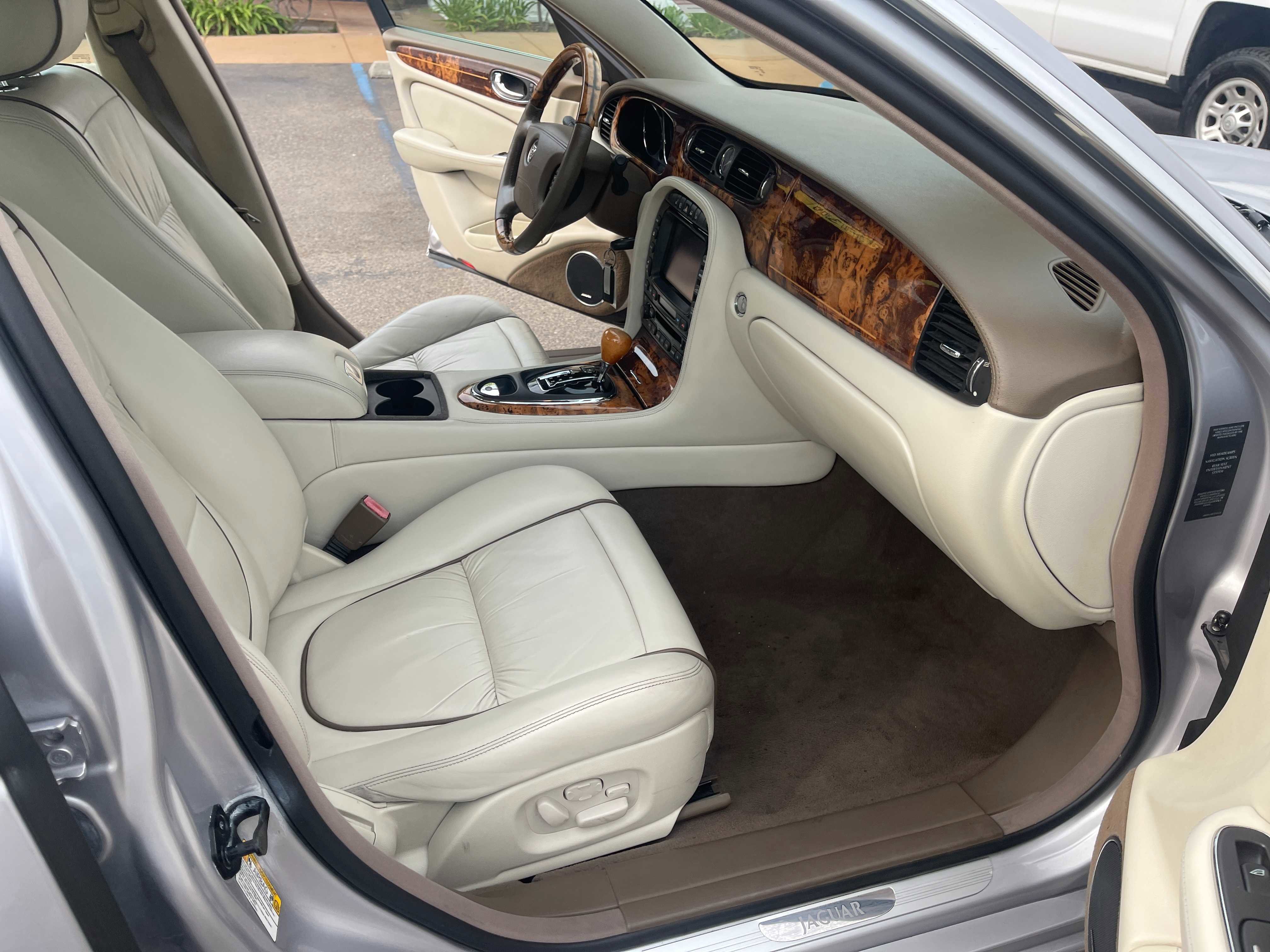 Used 2006 Jaguar XJ8 L XJ VANDEN PLAS SEDAN 4D image 16