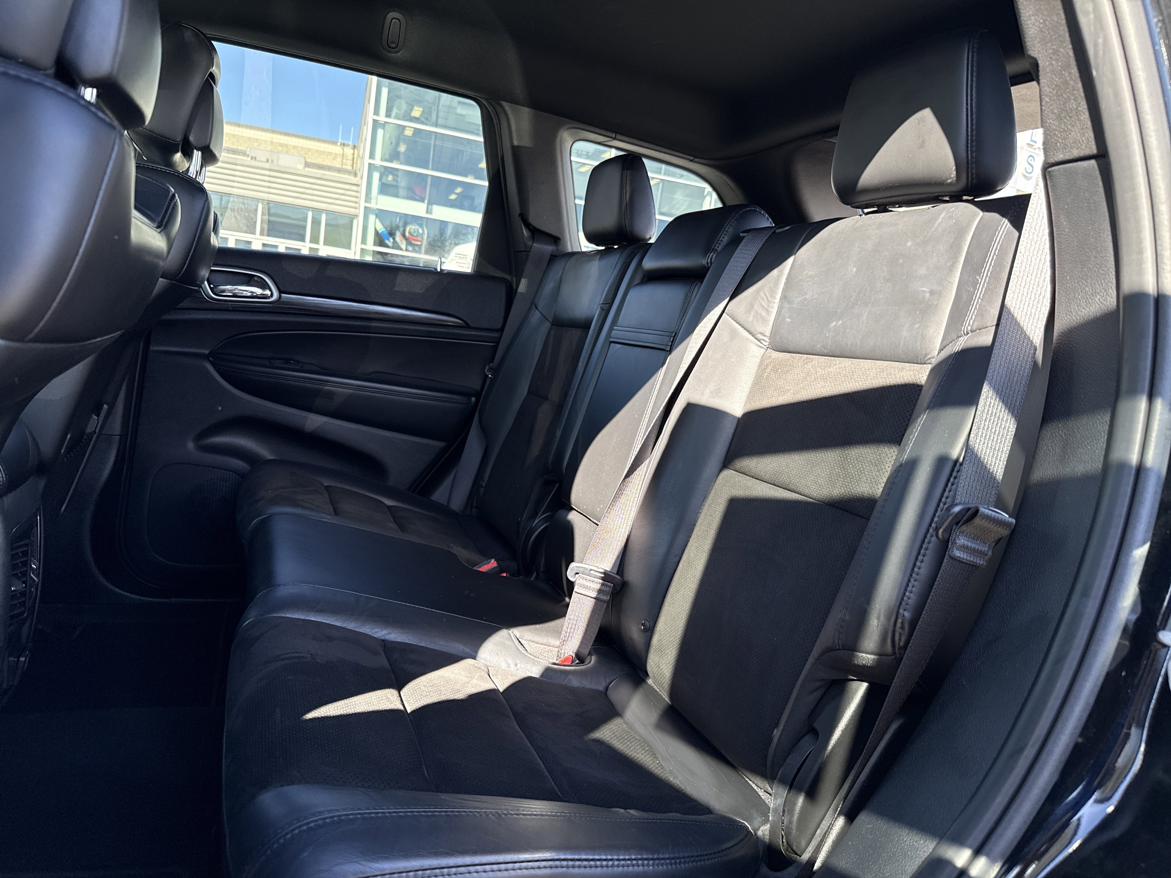 Used 2019 Jeep Grand Cherokee Altitude image 25