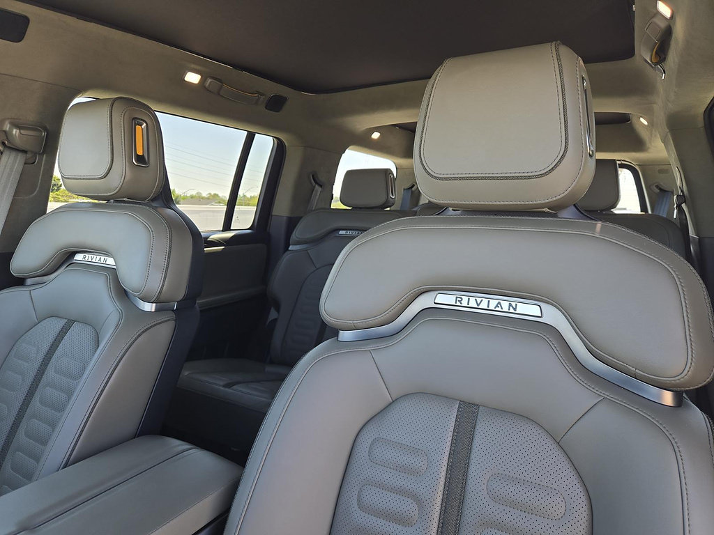 Used 2023 Rivian R1S Adventure AWD/4WD image 18