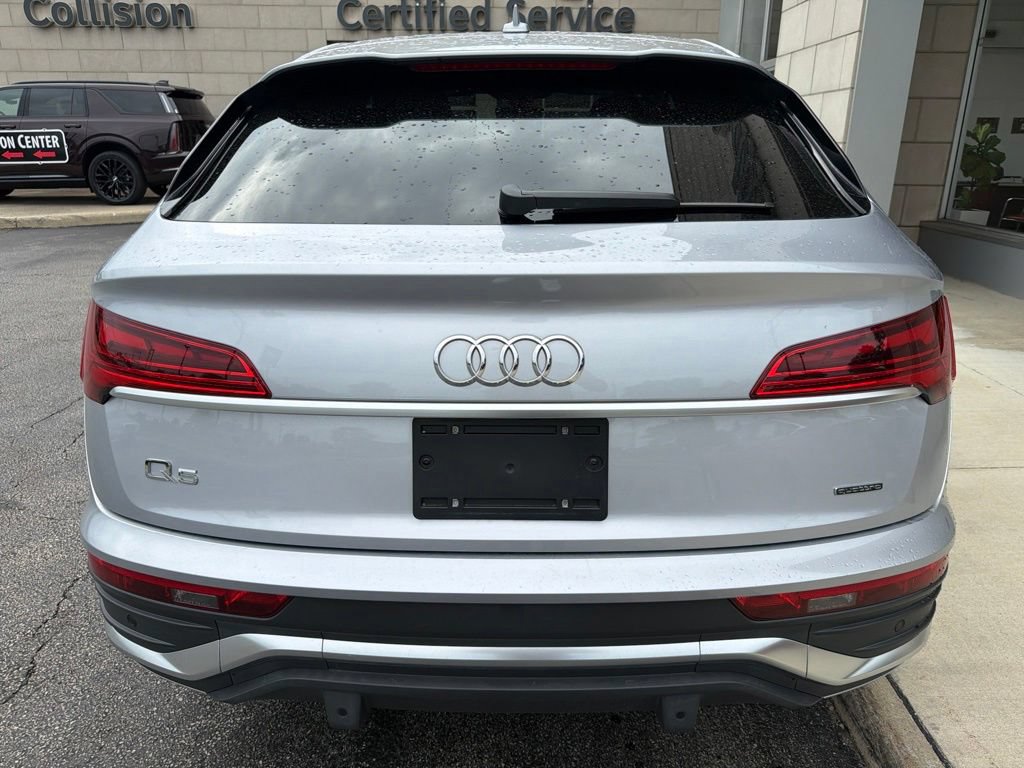 Used 2023 Audi Q5 2.0T Premium w/ Convenience Package AWD/4WD image 3