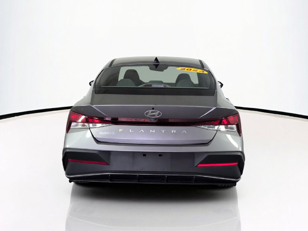 Used 2024 Hyundai Elantra SEL FWD image 7