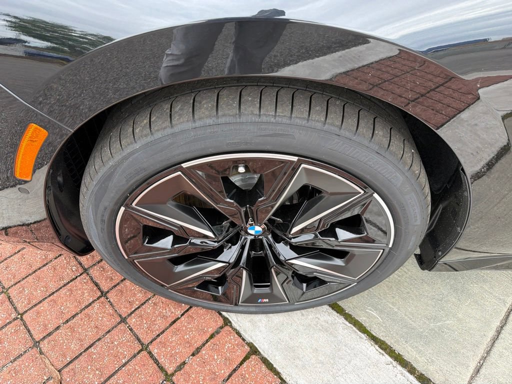 New 2026 BMW 760i xDrive w/ Executive Package AWD/4WD image 8