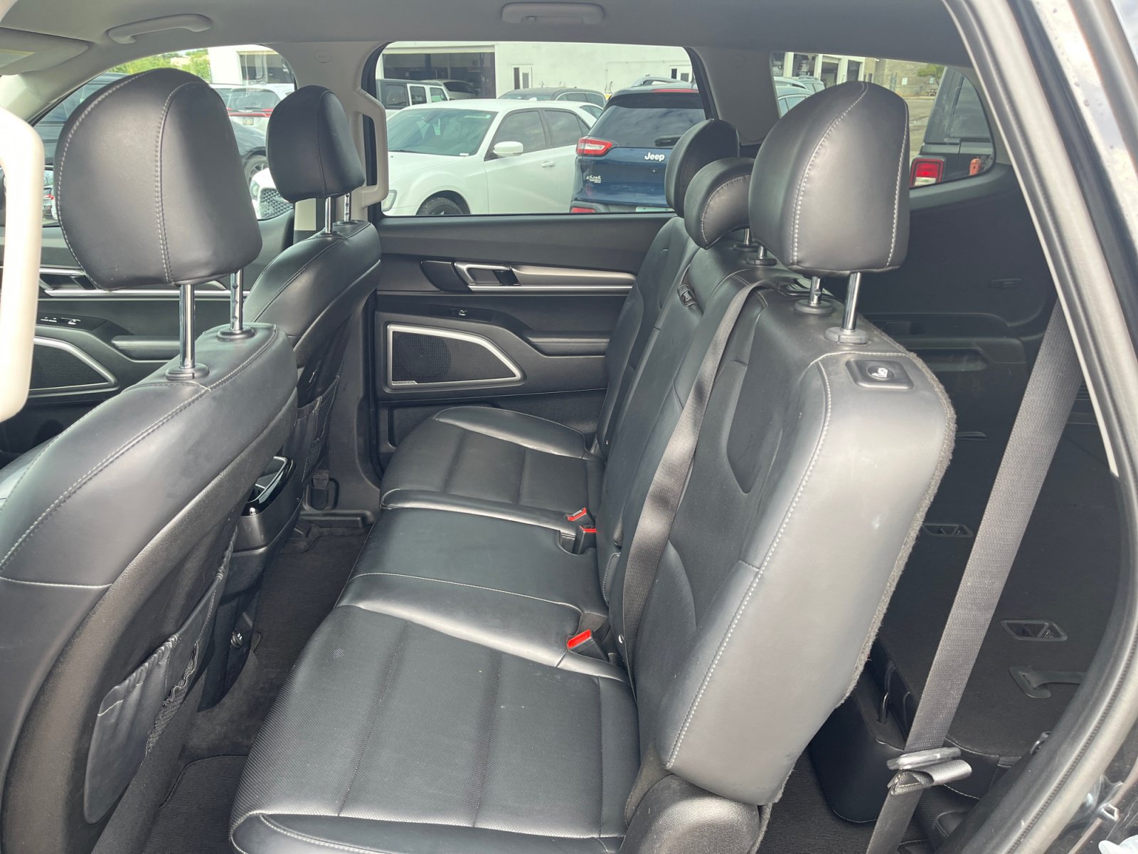 Used 2020 Kia Telluride LX FWD image 28
