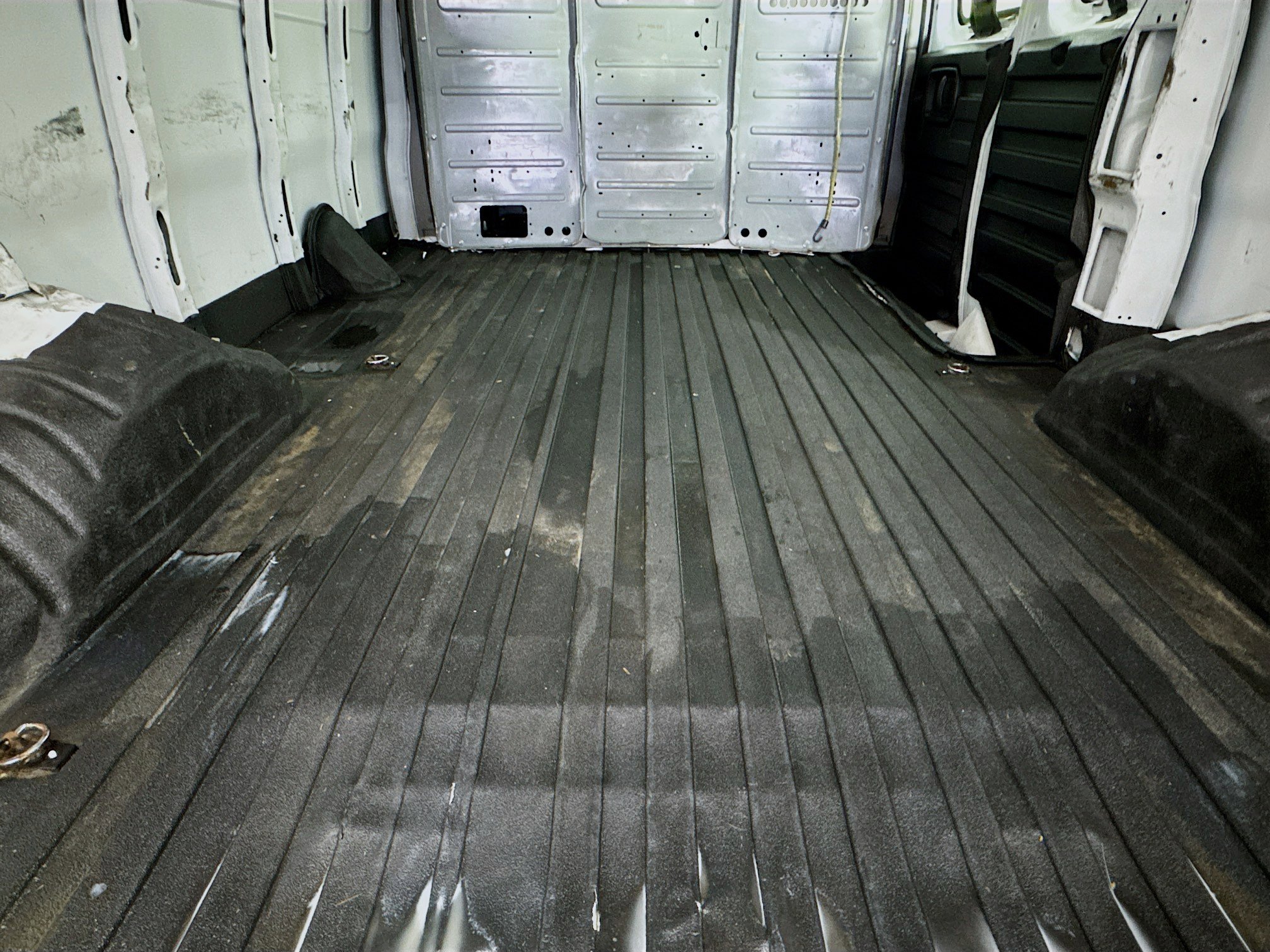 Used 2020 Chevrolet Express 2500 w/ Communications Package image 28