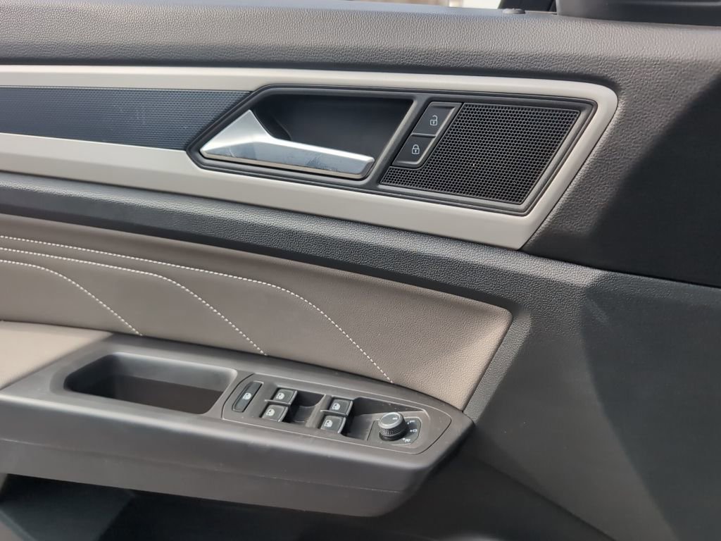 Used 2023 Volkswagen Atlas SEL R-Line image 25