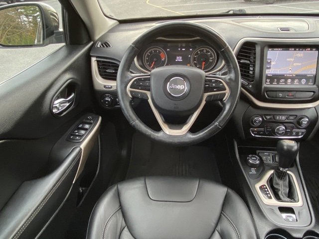 Used 2018 Jeep Cherokee Limited image 28