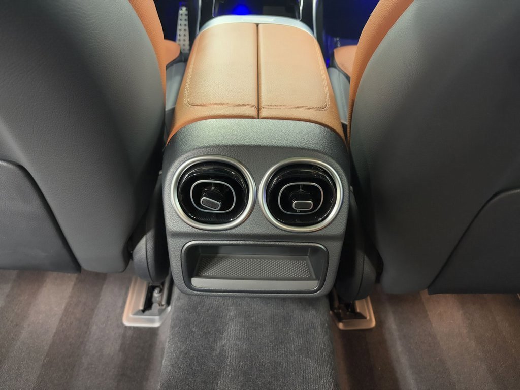 Used 2023 Mercedes-Benz C 43 AMG 4MATIC Sedan image 30