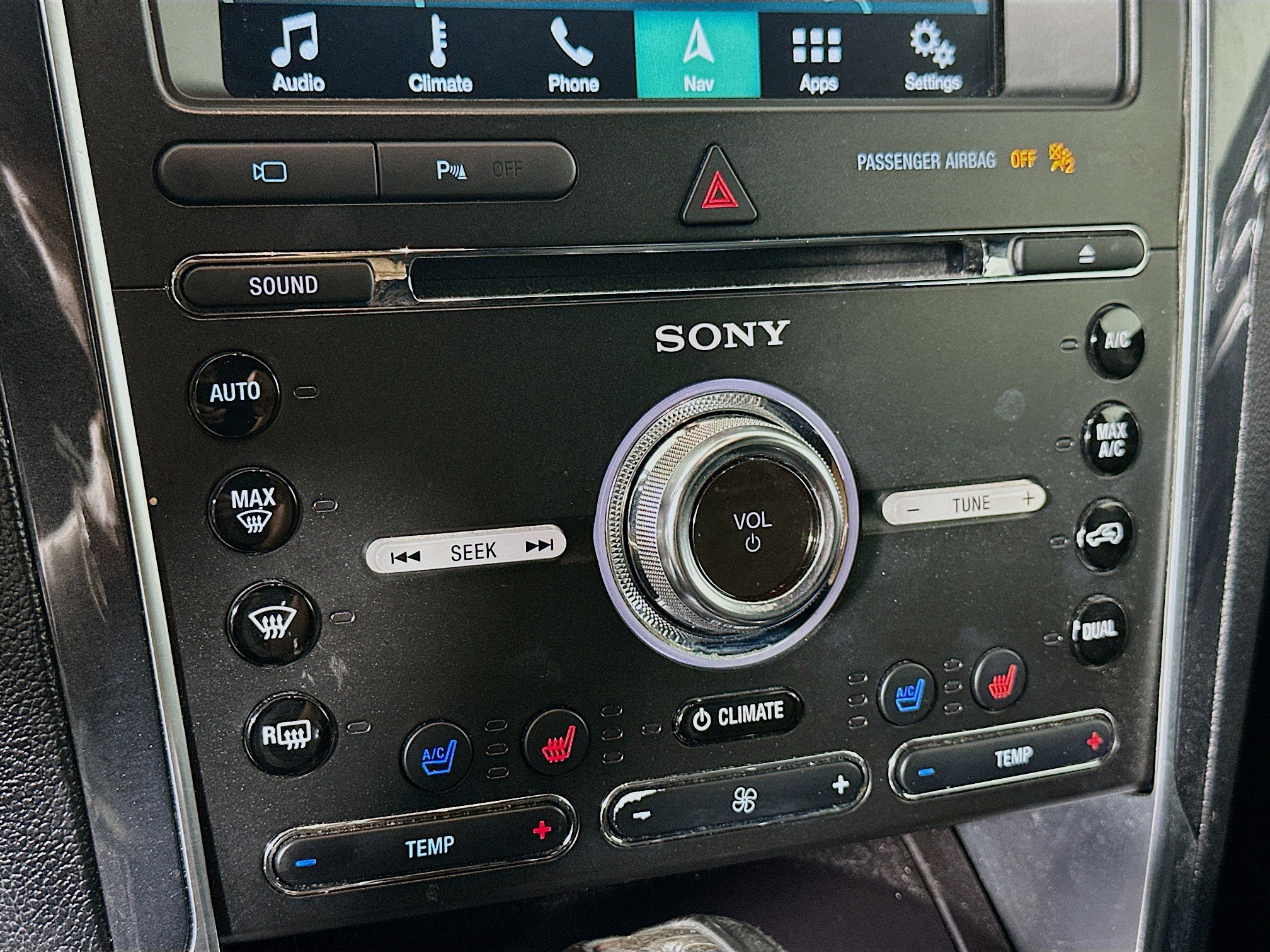 Used 2018 Ford Explorer Sport w/ Equipment Group 401A AWD/4WD image 24