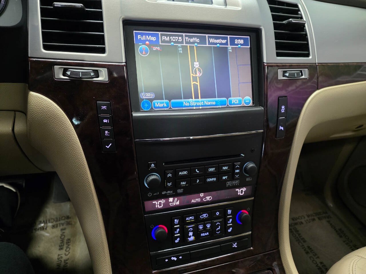 Used 2012 Cadillac Escalade Luxury RWD image 22