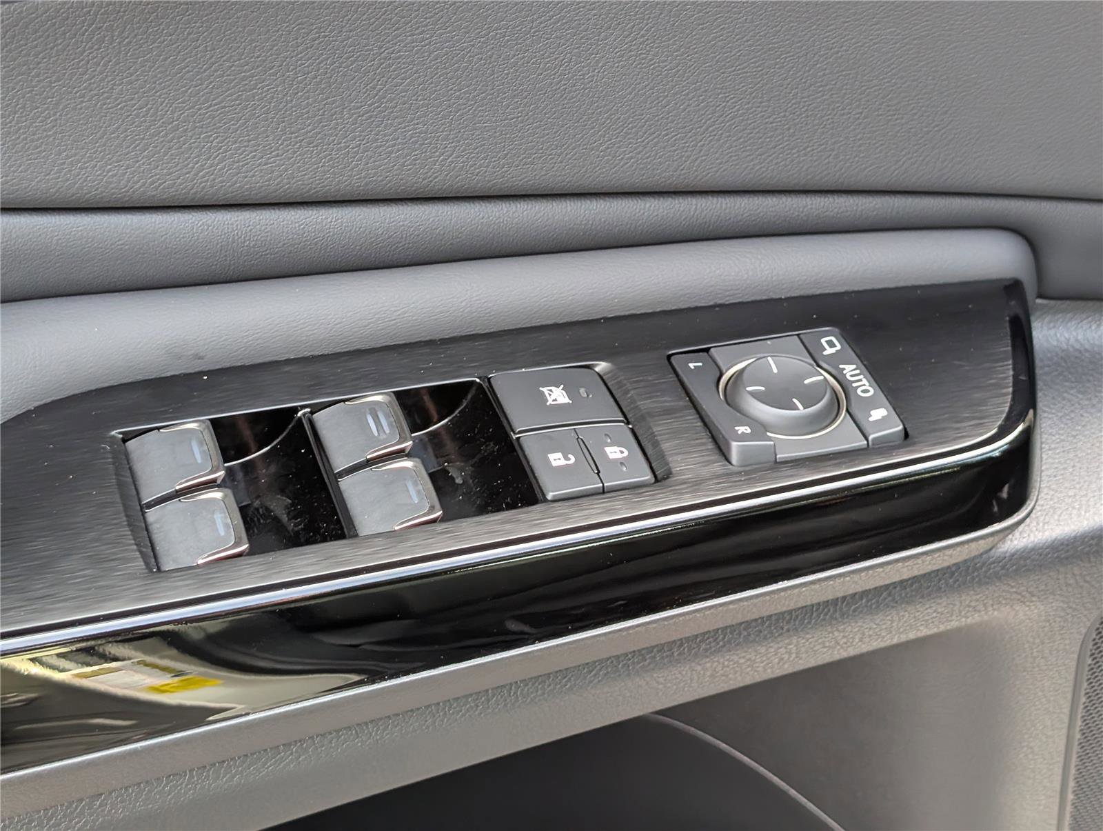 Certified 2024 Lexus ES 350 w/ Premium Package image 19