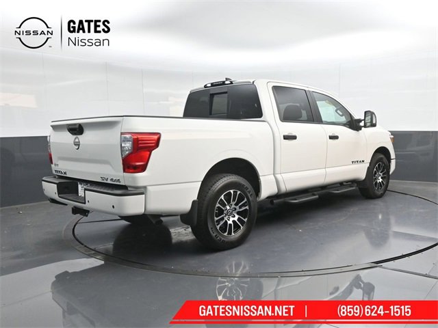 Used 2024 Nissan Titan SV w/ SV Convenience Package image 2