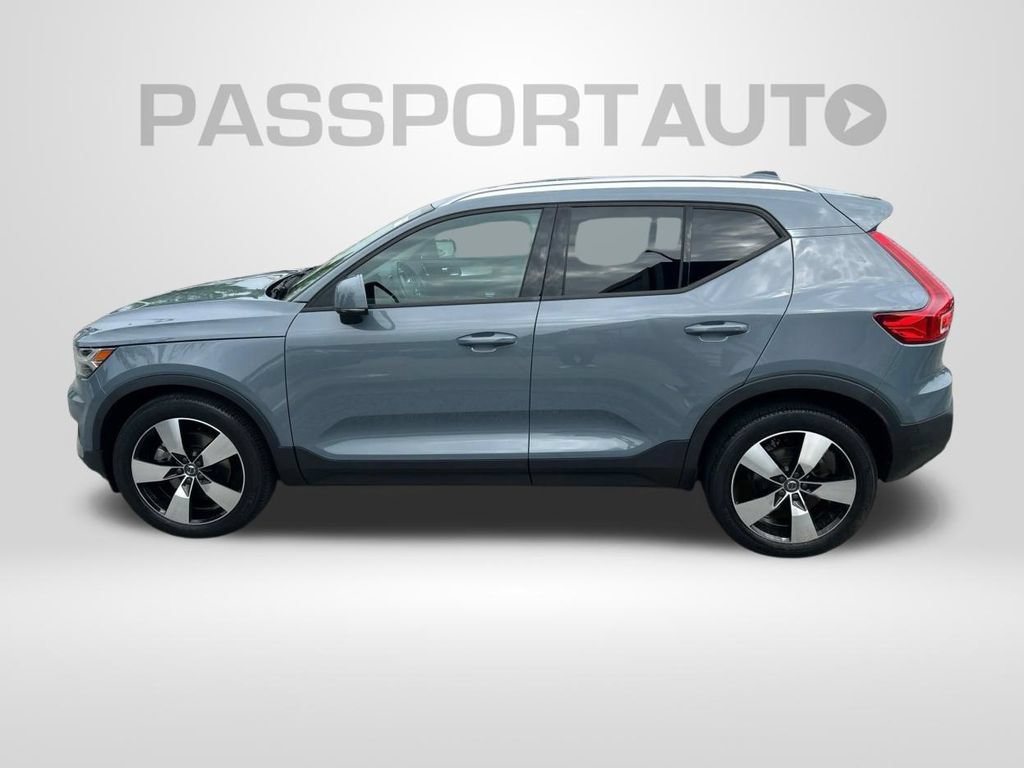 Used 2020 Volvo XC40 T5 Momentum w/ Protection Package Premier AWD/4WD image 9