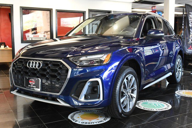 Used 2023 Audi Q5 2.0T Premium w/ Convenience Package AWD/4WD image 1