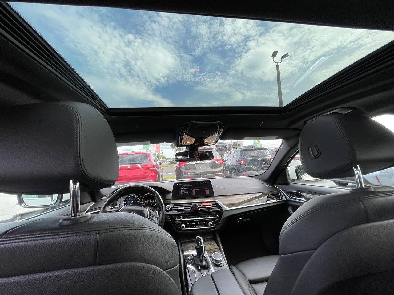 Used 2018 BMW 530e RWD image 11