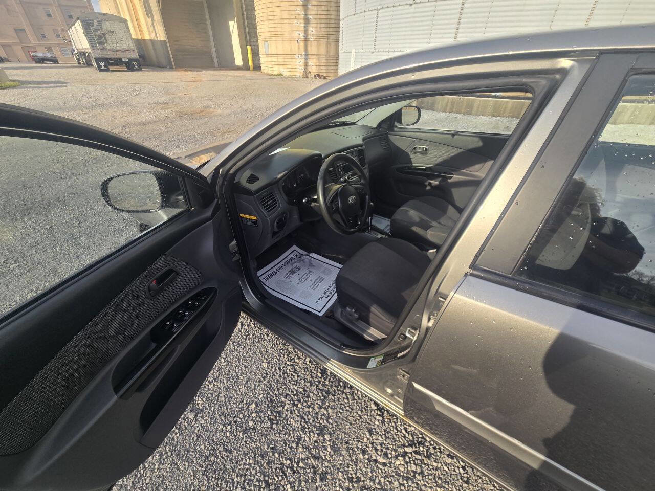 Used 2011 Kia Rio LX w/ Value Pkg image 9