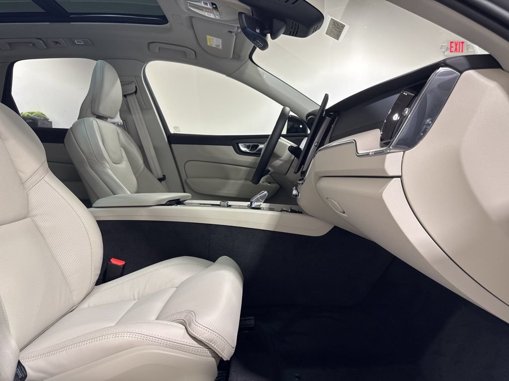 New 2026 Volvo XC60 B5 Ultra w/ Protection Package Premier AWD/4WD image 28