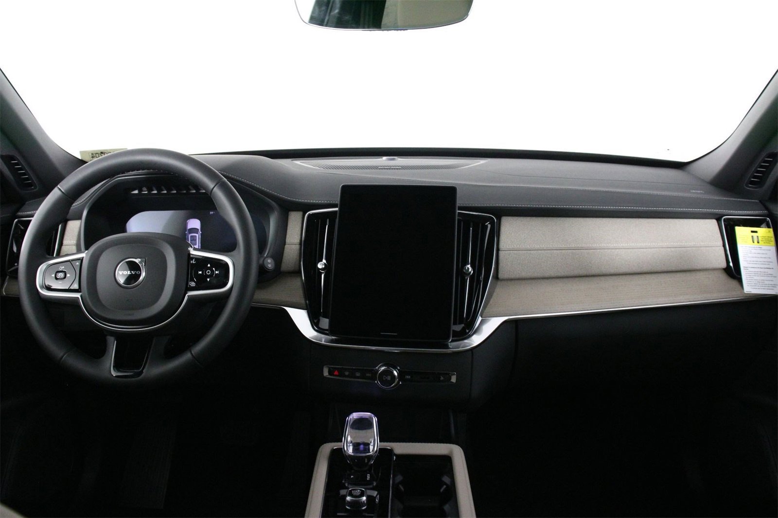 New 2026 Volvo XC90 B6 Plus w/ Protection Package Premier image 5