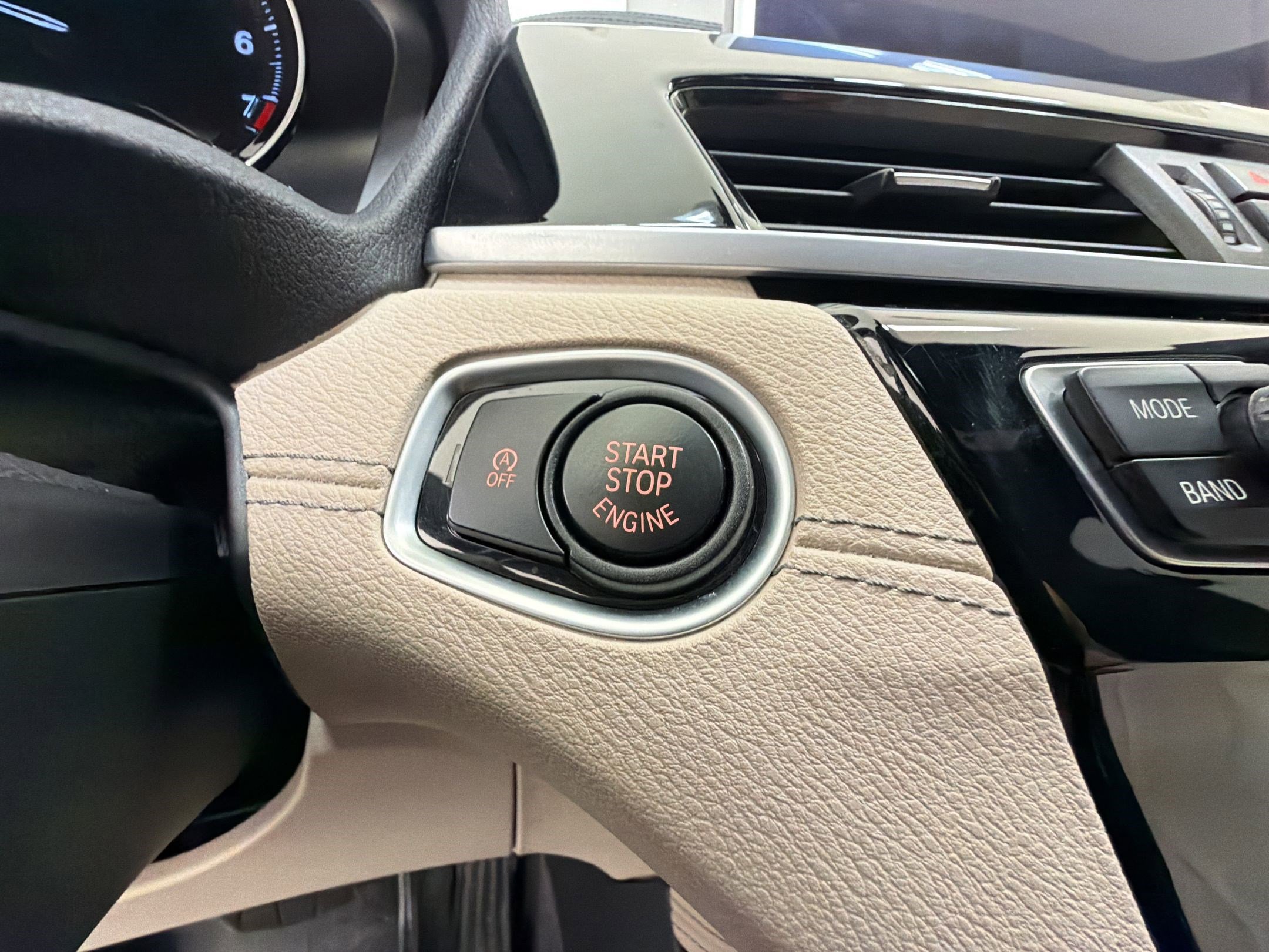 Used 2021 BMW X1 xDrive28i w/ Premium Package image 26