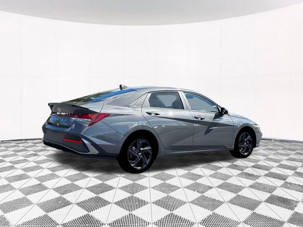 New 2026 Hyundai Elantra Sport FWD image 13