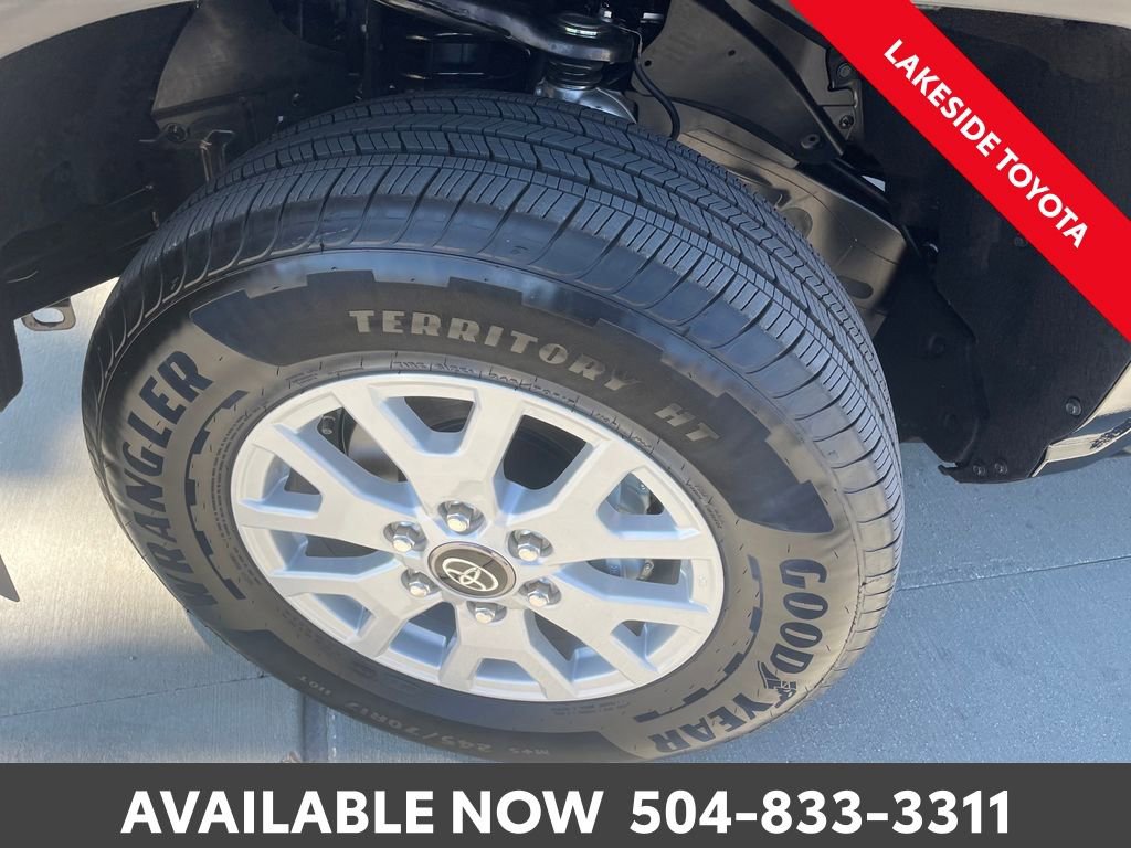Certified 2025 Toyota Tacoma SR5 image 18