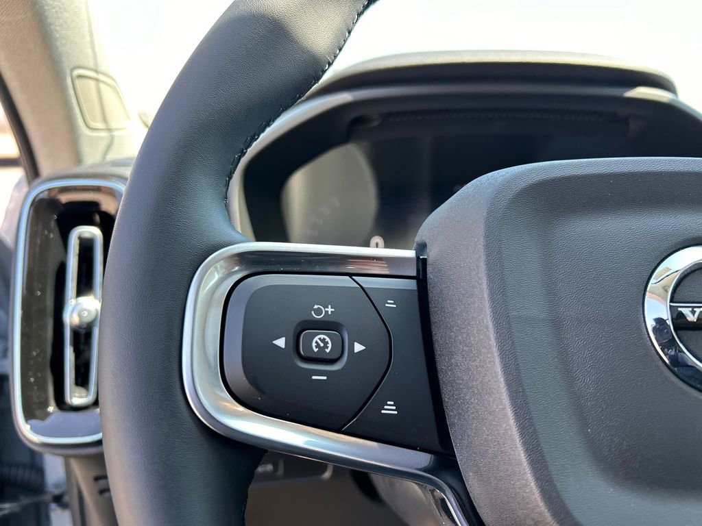 New 2026 Volvo XC40 B5 Ultra w/ Climate Package AWD/4WD image 13