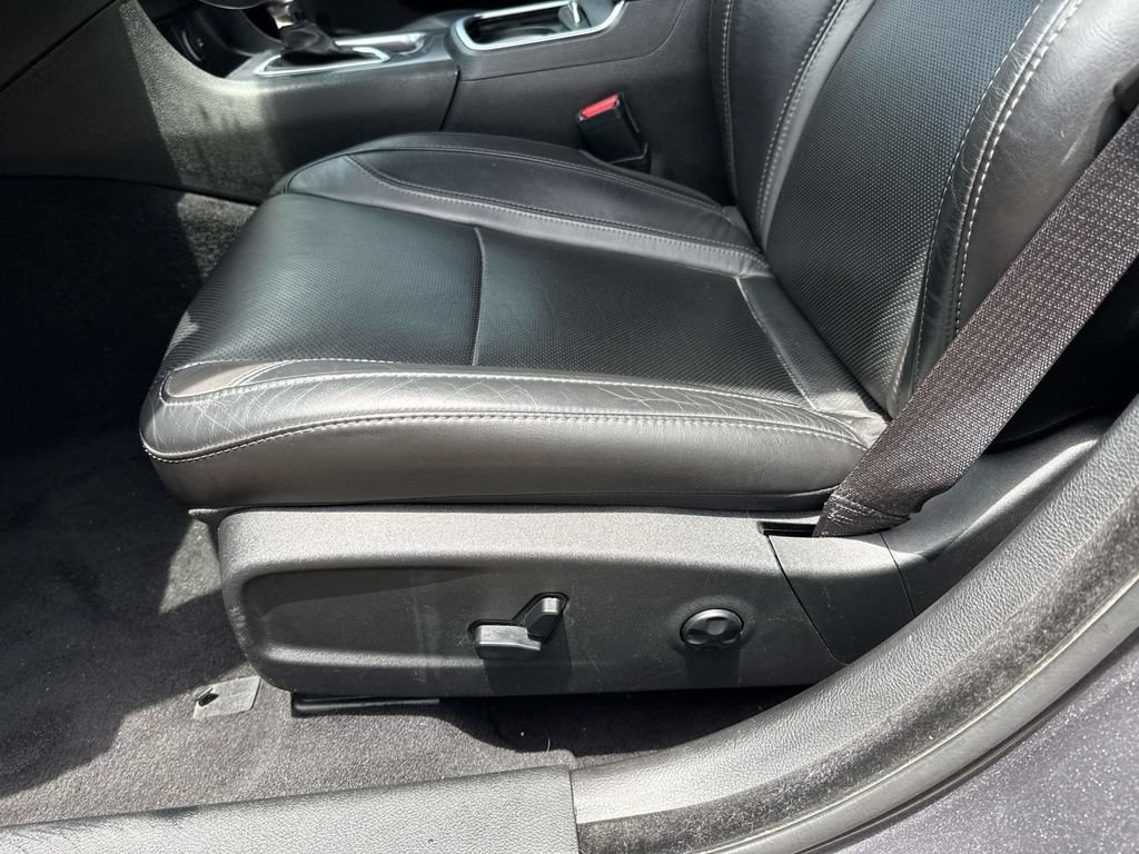 Used 2020 Dodge Charger SXT w/ Leather Interior Group RWD image 17