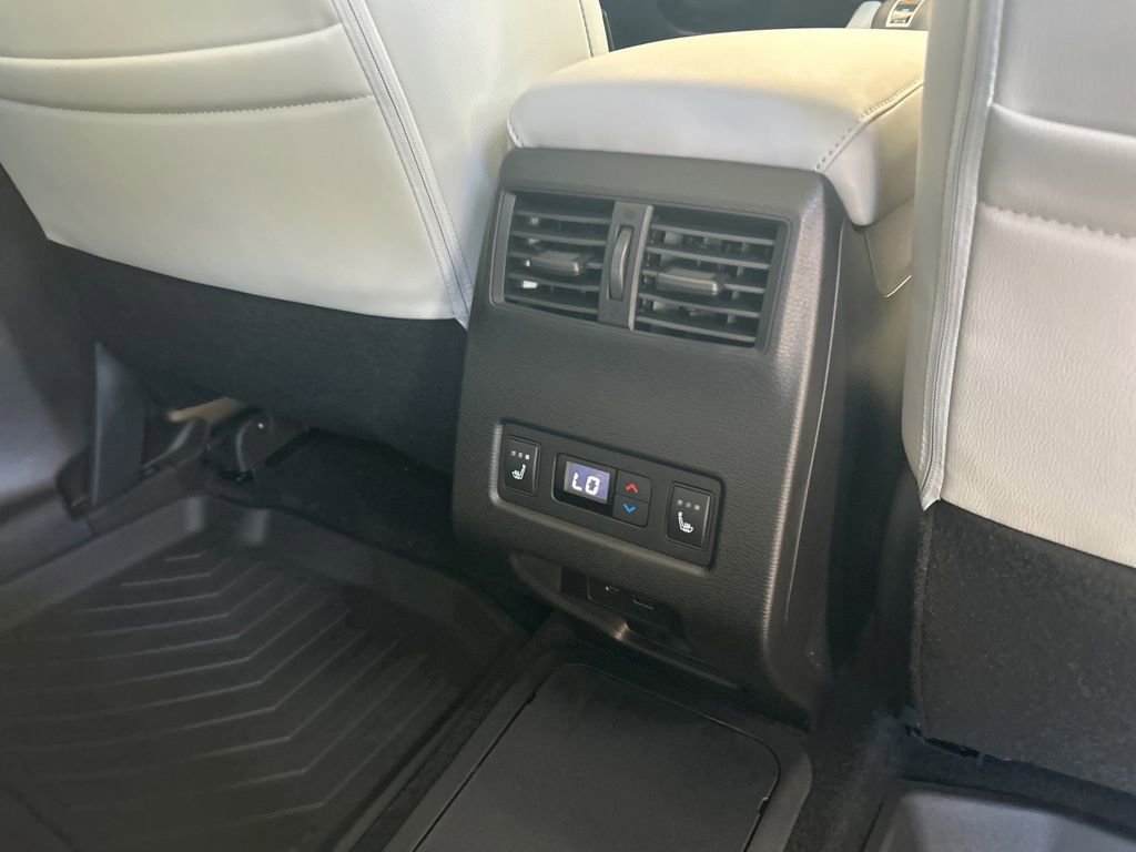 New 2025 Mitsubishi Outlander SEL image 29