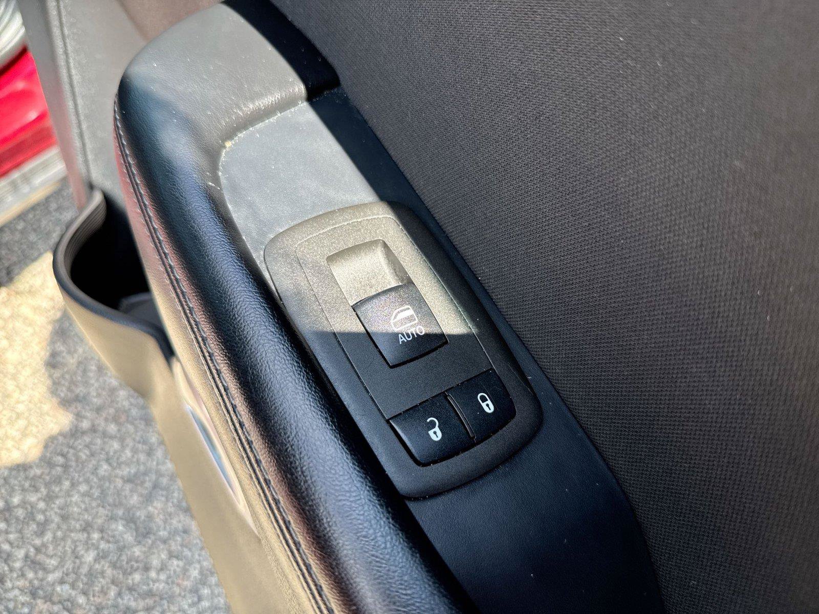 Used 2021 Dodge Challenger SXT RWD image 15