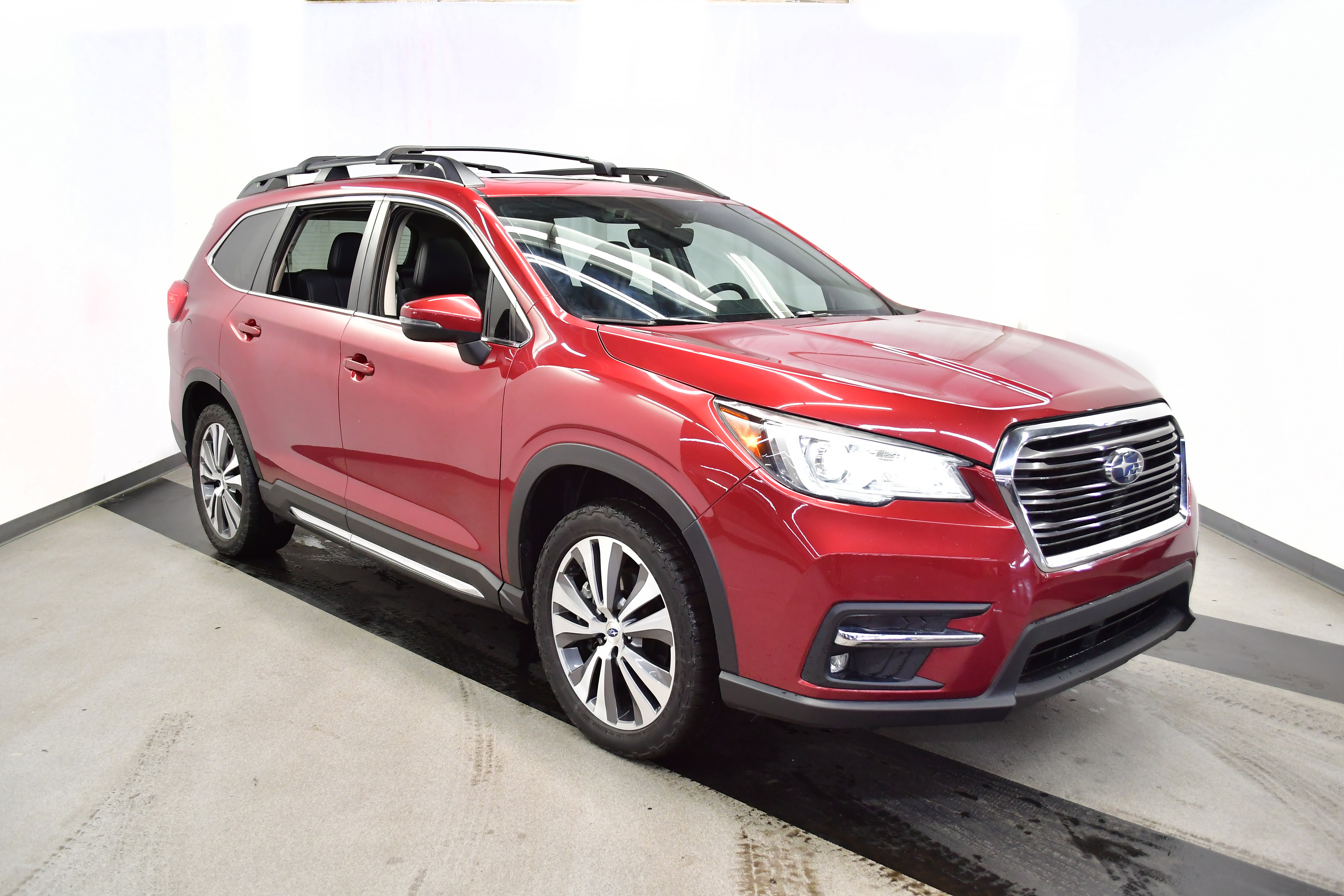 Used 2022 Subaru Ascent Limited w/ Technology Package image 2