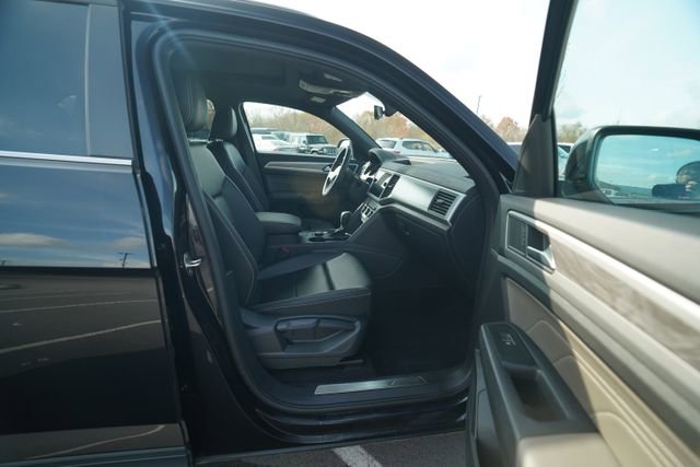 Used 2021 Volkswagen Atlas Cross Sport SE w/ Panoramic Sunroof Package image 20