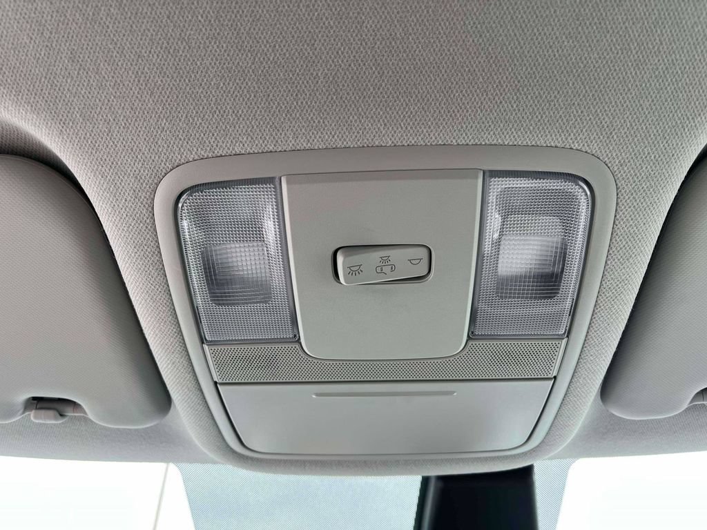 Used 2025 Kia Soul LX w/ LX Technology Package FWD image 21