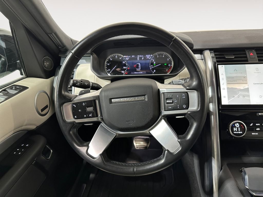 Used 2023 Land Rover Discovery S R-Dynamic image 12