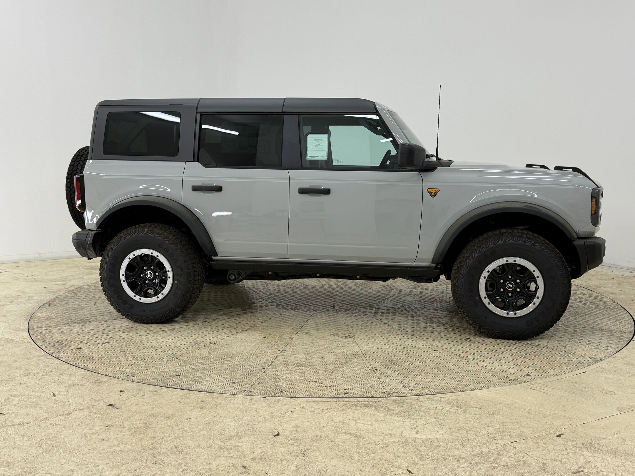 New 2026 Ford Bronco Badlands w/ Sasquatch Package image 8