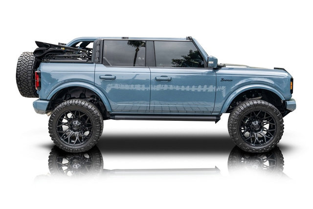 Used 2023 Ford Bronco Outer Banks AWD/4WD image 2