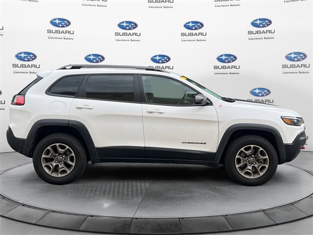 Used 2020 Jeep Cherokee Trailhawk image 3