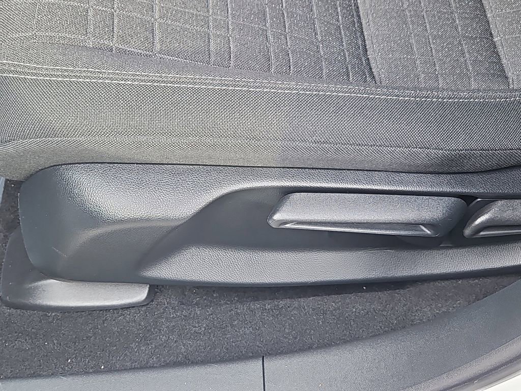 Certified 2023 Honda HR-V LX image 16